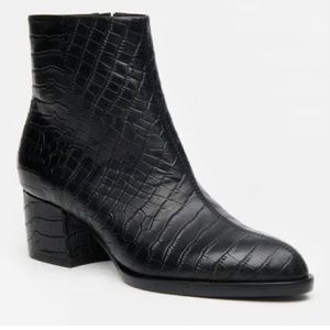 J. McLaughlin croc embossed Gwenyth boots size 7.5